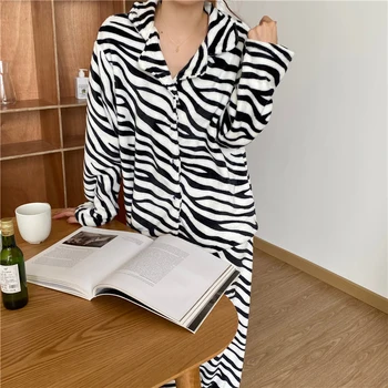 Tujec Kitty Novo Korejsko Sladko Tiskanje Zebra Flanela Dveh Kosov Domov Nositi Pozimi Mehko Brezrokavniki Elegantna Moda Za Ženske Pižame Določa